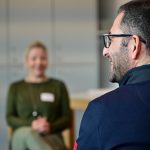 unterhaltungs zwischen zwei teilnehmenden